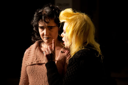 kas-graham-lfw-pam-hogg-february-22-2010-05